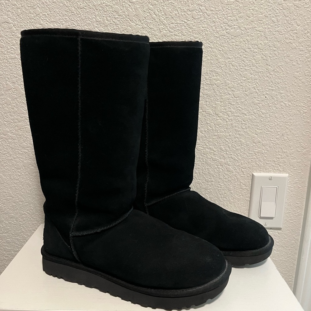 UGG Tall Boot with Leopard Print Fur Lining